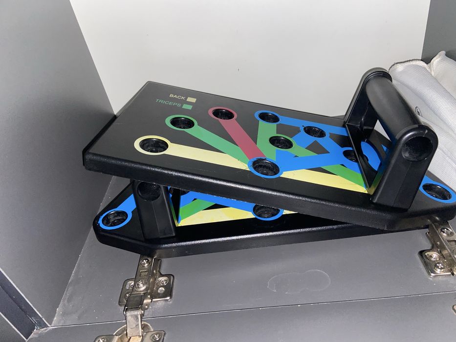 Доска для отжимания новый не сломанный качественный