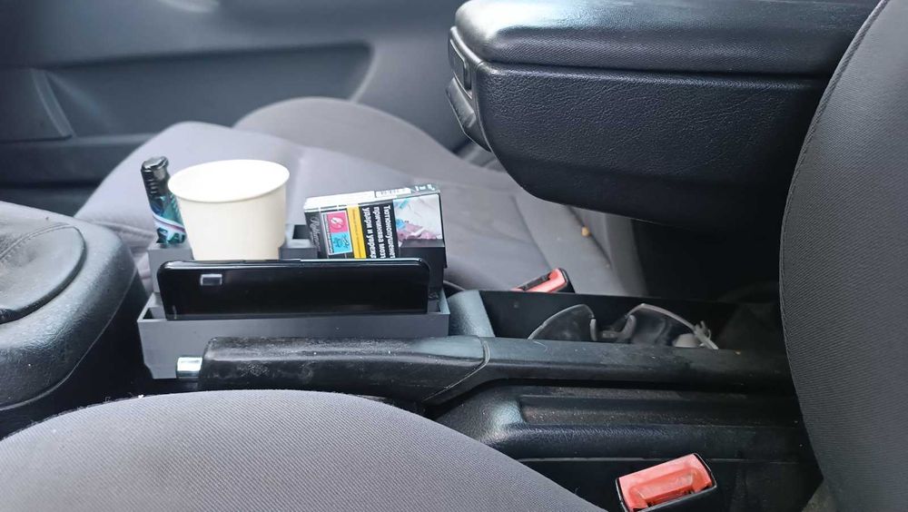 Конзола за кафе, цигари, запалка и телефон за Audi A4 B5.