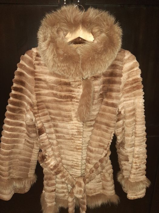 Дамско кожено палто от естествен косъм