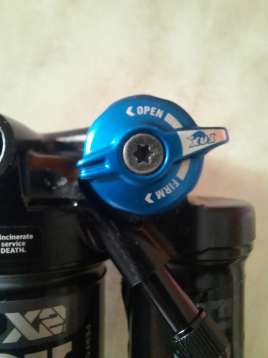 Vând shock fox dpx2 (amortizor)