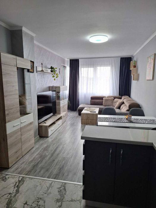 Дава се под наем Двустаен апартамент в Бургас, Меден рудник - зона А - 70 кв.м за 350 € - Снимка #2