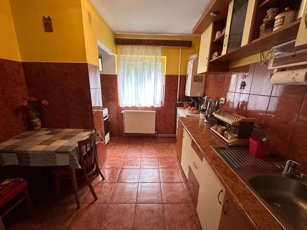 Vand apartament 3 camere, decomandat, etaj 1, Alfa