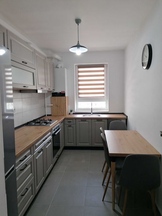 Închiriez apartament 2 camere cartier Maurer