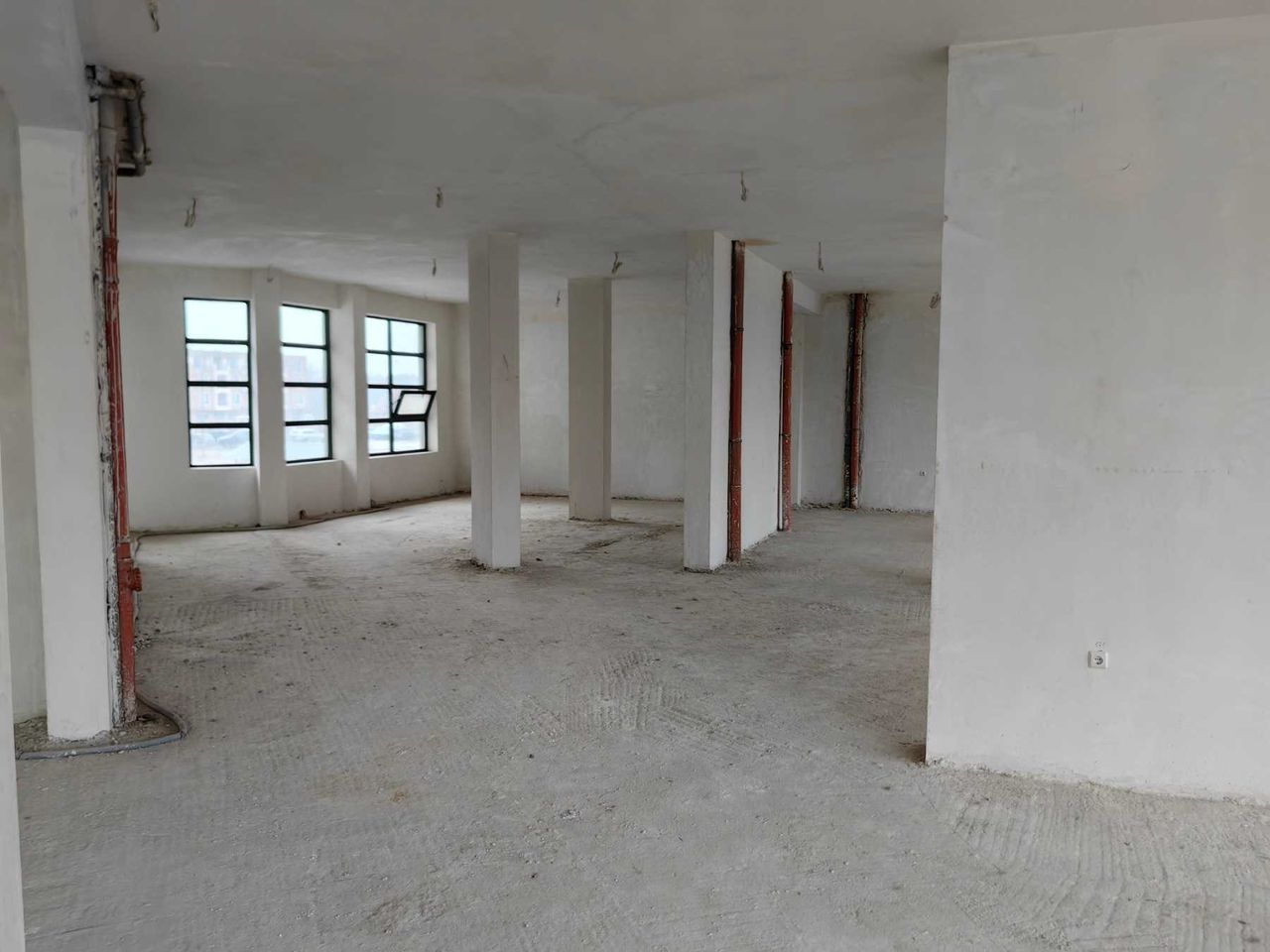 Дава се под наем Офис в Пловдив, Христо Смирненски - 1237 кв.м за 8619 € - Снимка #15