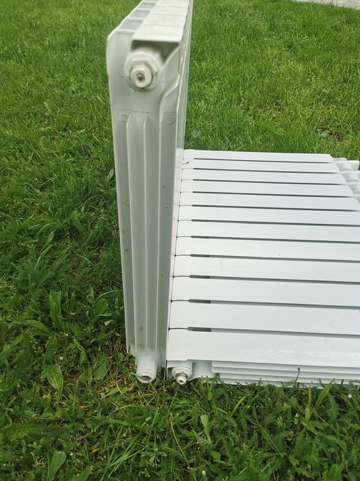Radiatoare aluminiu, câte 12 elemenți fiecare