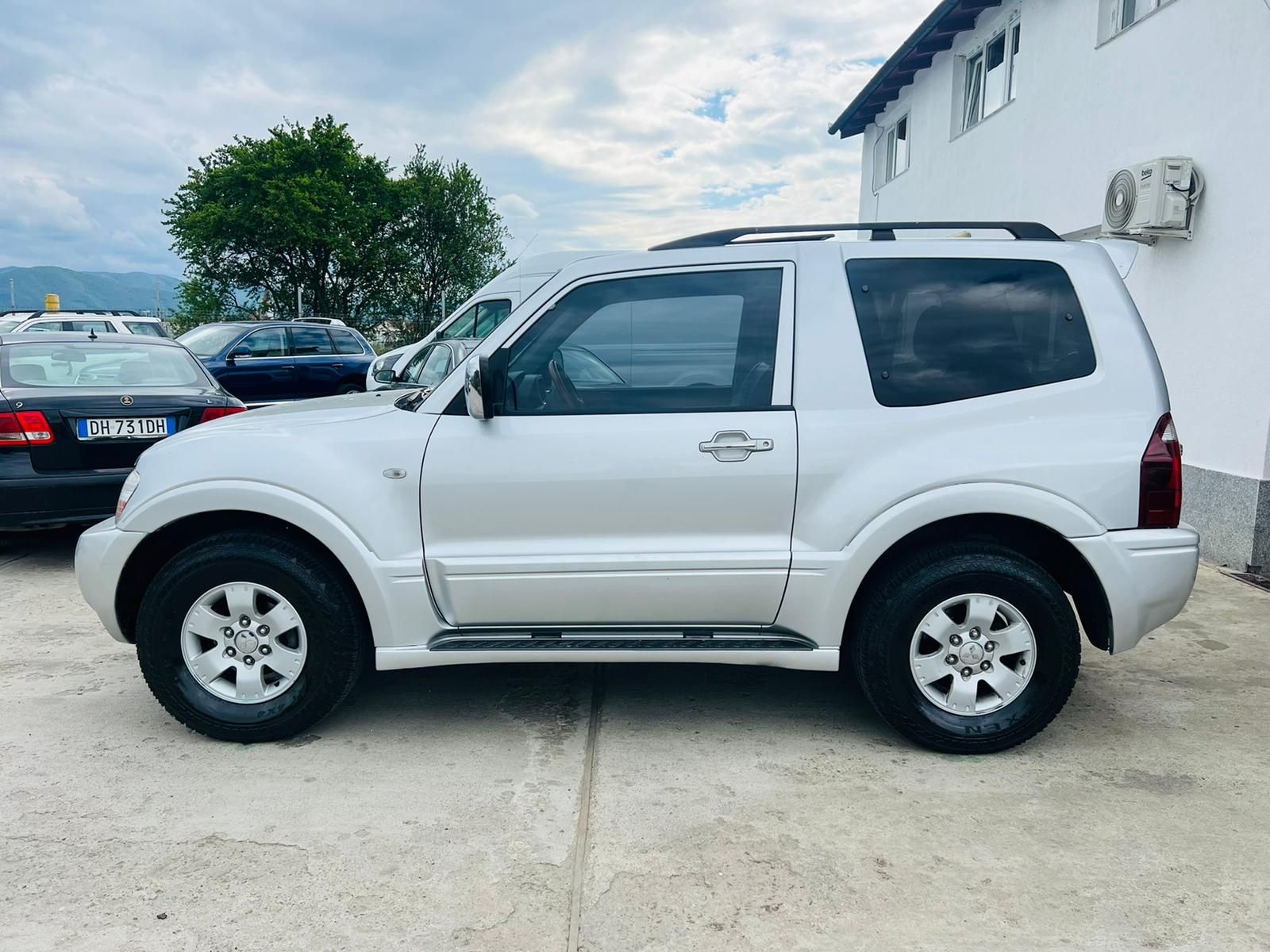 Mitsubishi Pajero 3,2 DID Autoutilitara