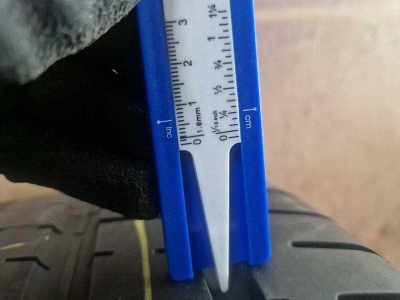 2 Pirelli R21 295/35
летни гуми
DOT3519