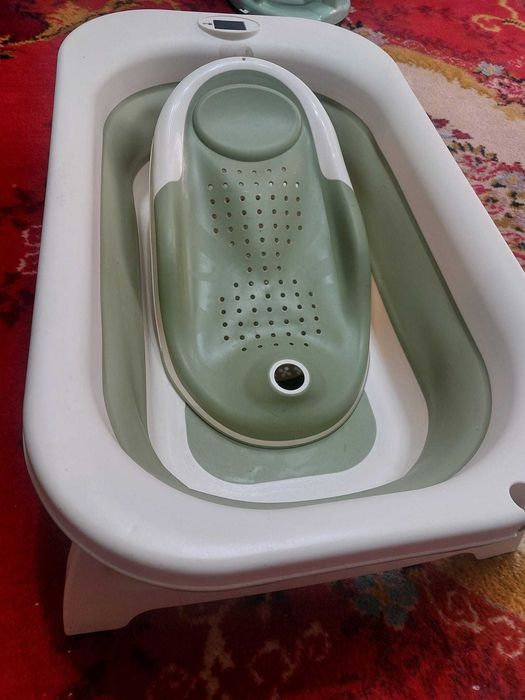 Cadita bebelus pliabila cu termometru, suport si cadru de baie