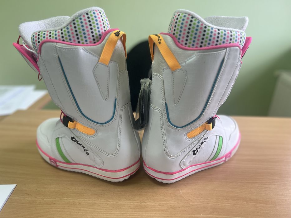 De vănzare Boots Trans, marimea  37