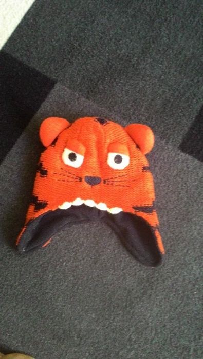 Жилетка и шапка на JOHN LEWIS