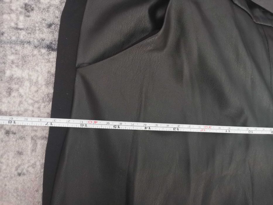 нов официален пантолон кожа и плат размер 42