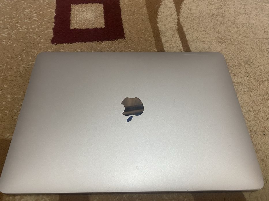Macbook Pro (2017) 8/256