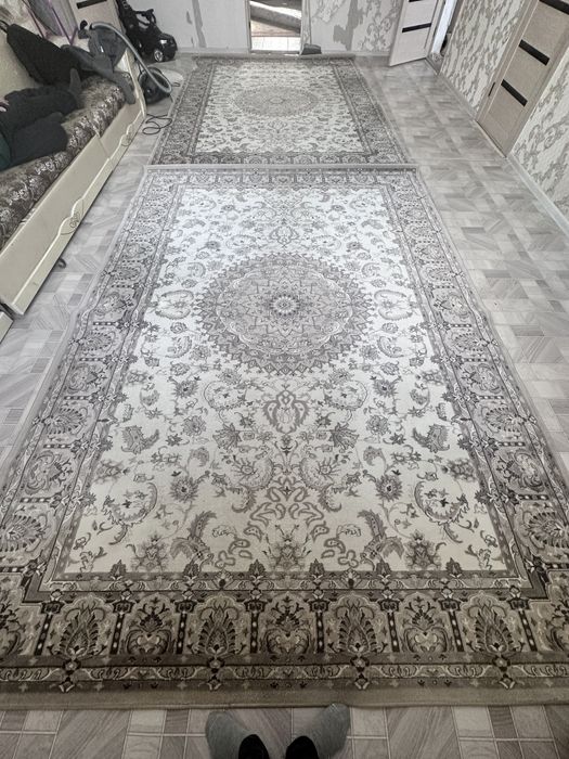 Продается ковры,размеры 2,5*3,5. две одинаковые после химчистки чистые