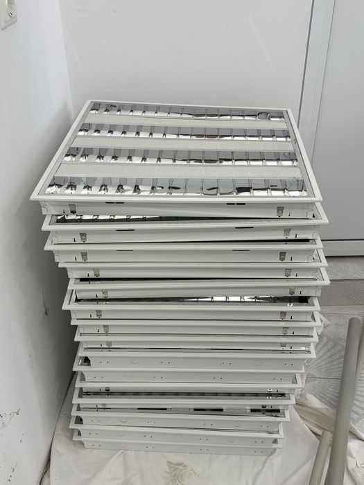 Луминисцентни лампи 15бр 250 лв общо 15 4W 6400К 1200ml G5 RoHS