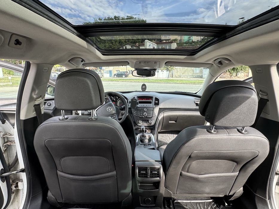 Продавам Opel Insignia 2.0 CDTI