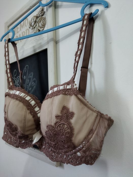 Sutien model superb din dantela mărimea S