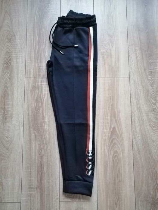 HUGO BOSS мъжки спортен екип в тъмно син цвят  XL