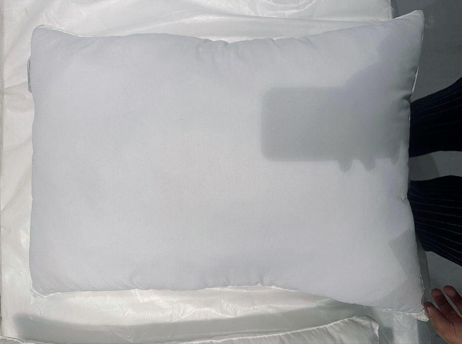 Подушки 50*70. Наполнитель : искусственный пух. Производство Россия.