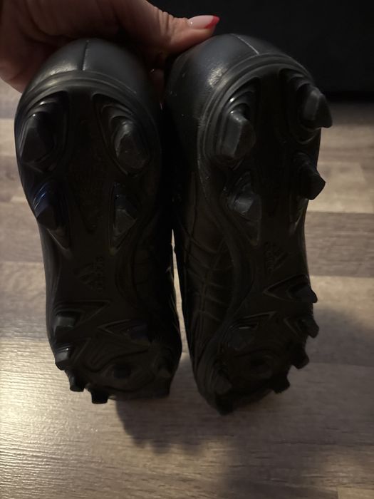 Ghete fotbal iarba-  Adidas- - marimea 42