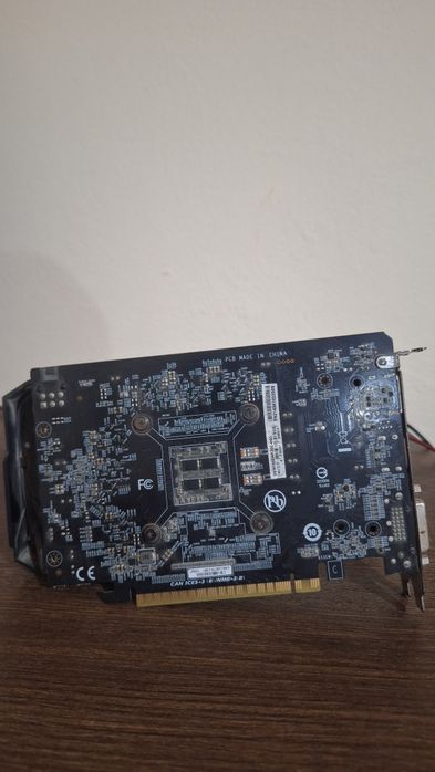 Vând gtx 1650 gigabyte 4gb Vram ddr5