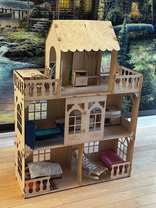 Деревянный игрушечный дом