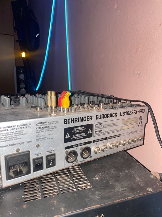 Sistem audio profesional + boxă cadou