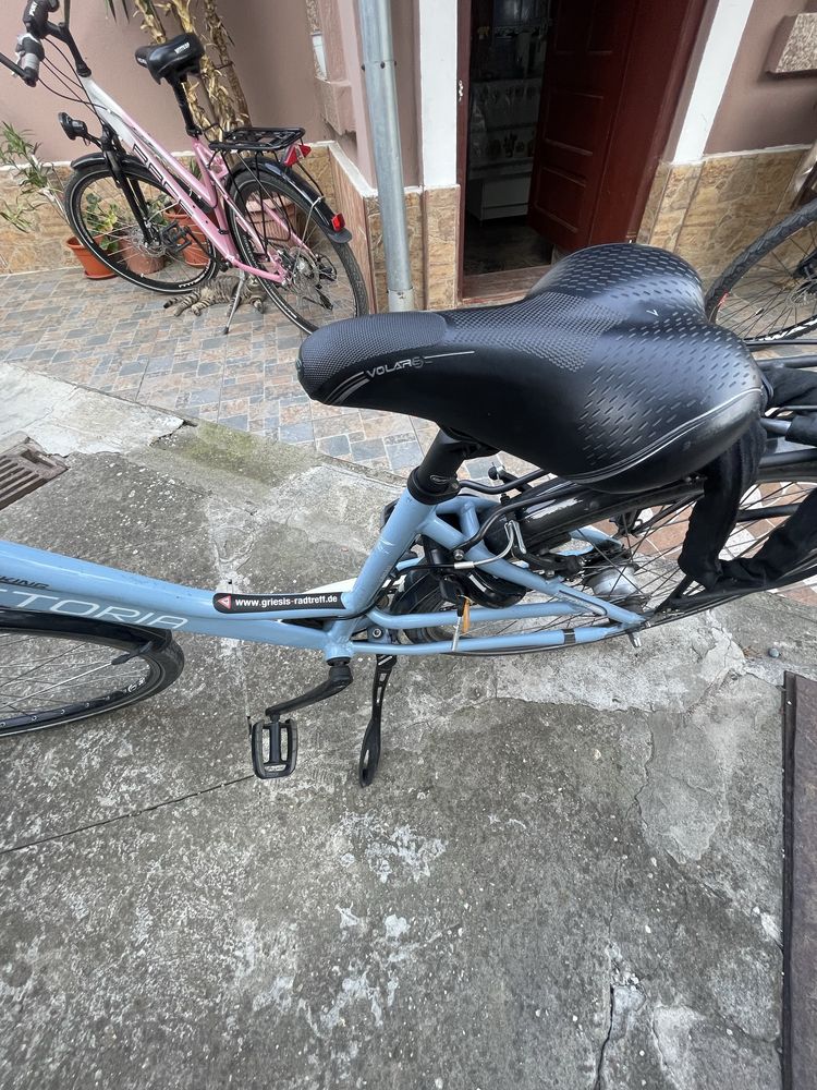 Bicicleta de dama cu suspensie