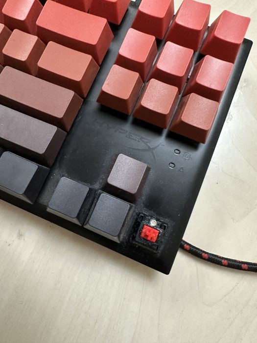 HyperX alloy fps pro (красные свичи)