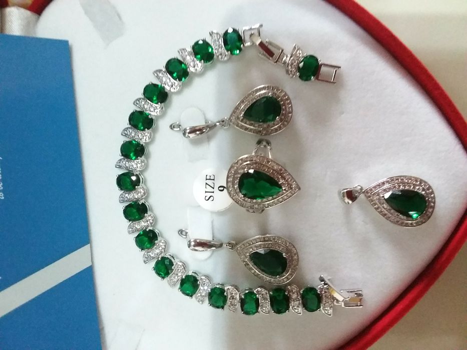 Ювелирный набор(бижутерия)