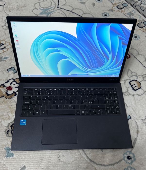 Ноутбук жаңасымен тұр, 1ай болды шамамен. Басқасы бар,сол үшін сатылад