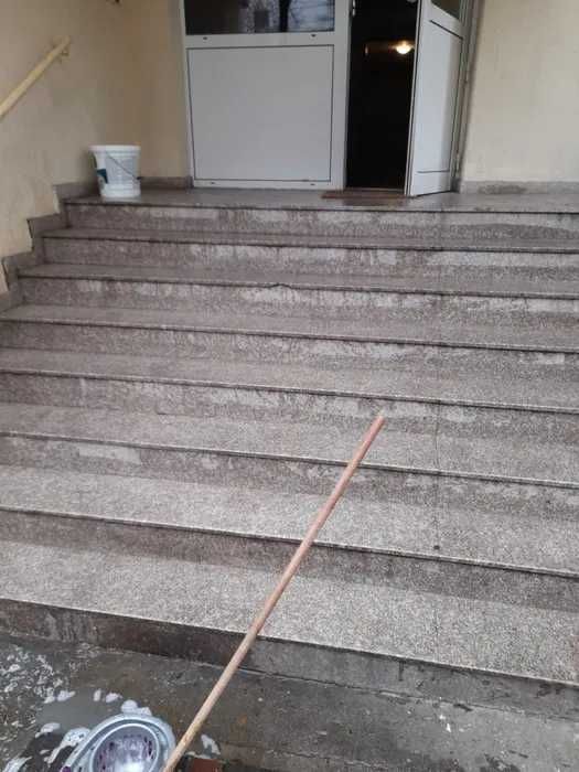 Curatenie scari de bloc oferim seriozitate in domeniu de Curatenie