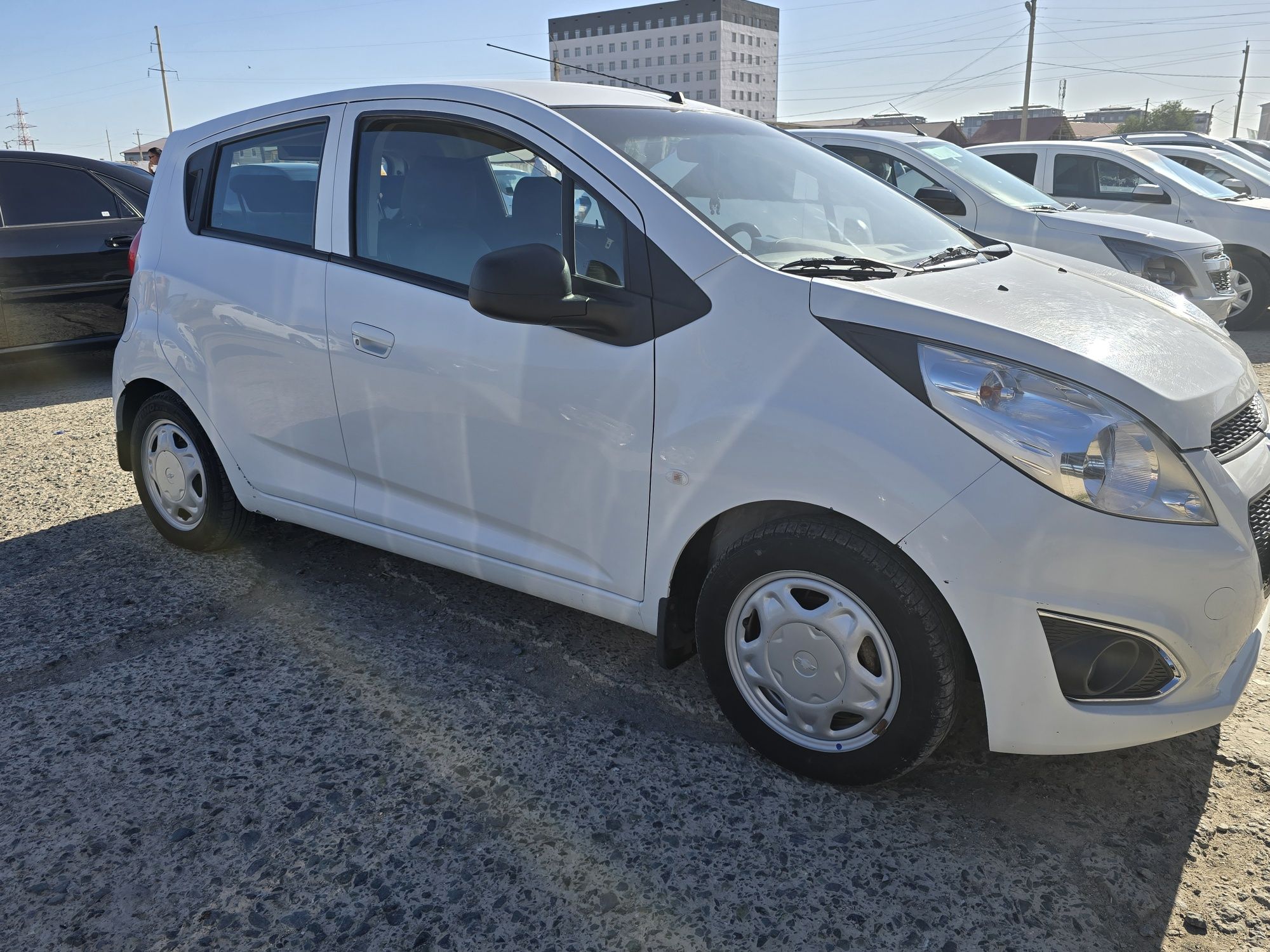 Chevrolet spark.