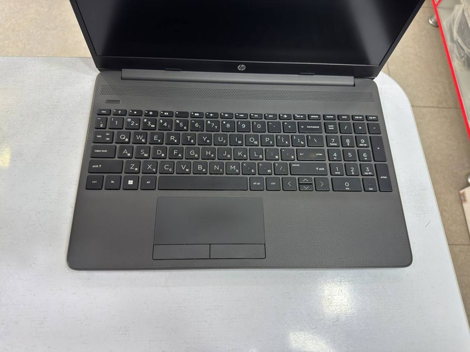 HP Ryzen 5 5500U 8GB 256SSD Radeon 4GB