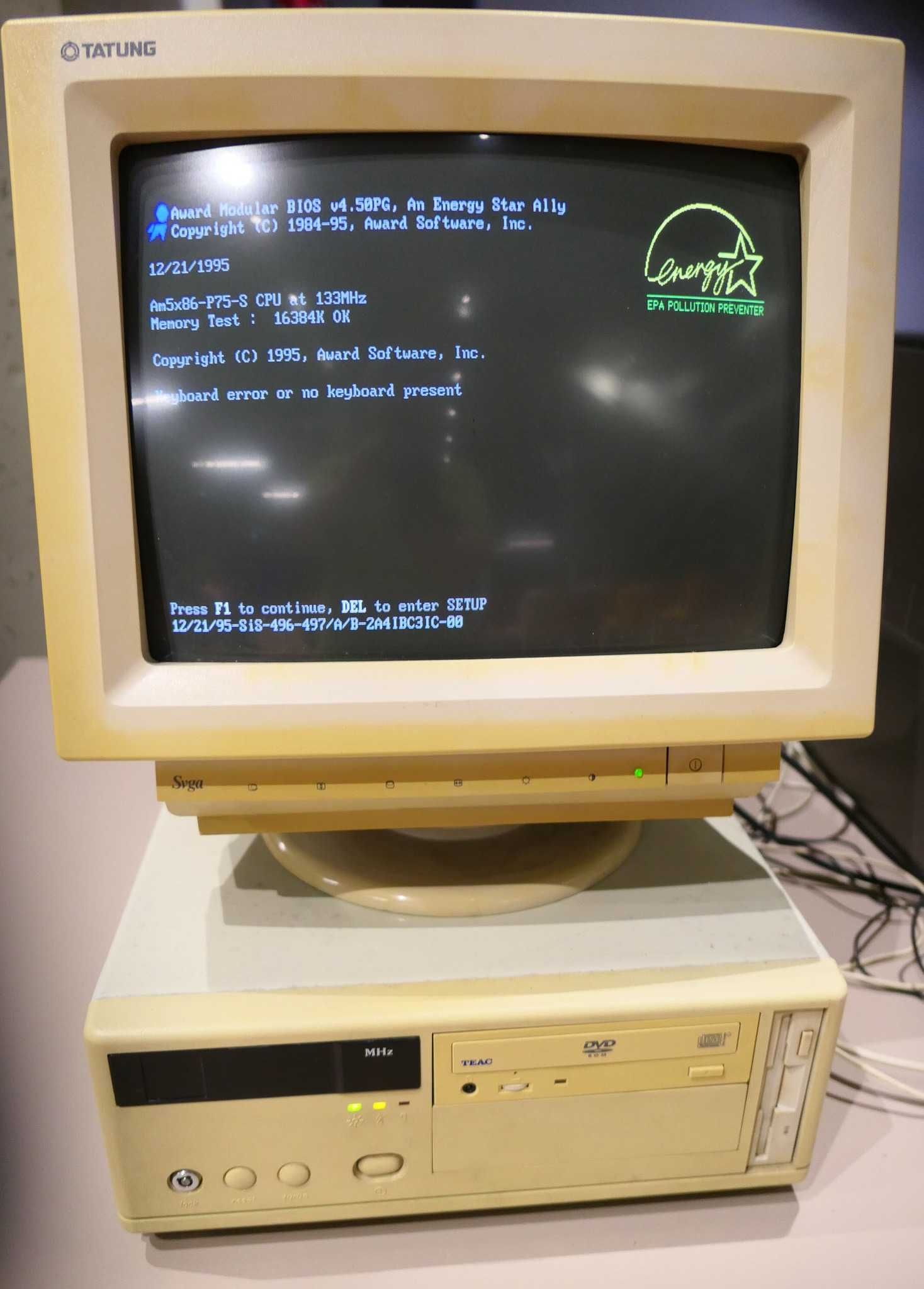 Organizat Eveniment Retro Gaming LAN Party Divertisment Oldies TV PC