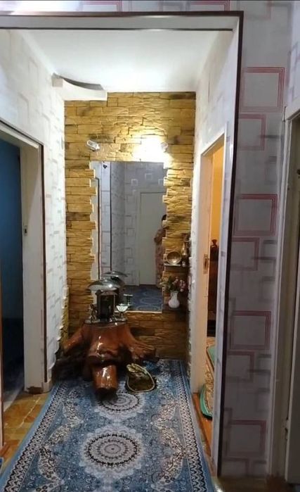 продается квартира 3/5/5 город наваи