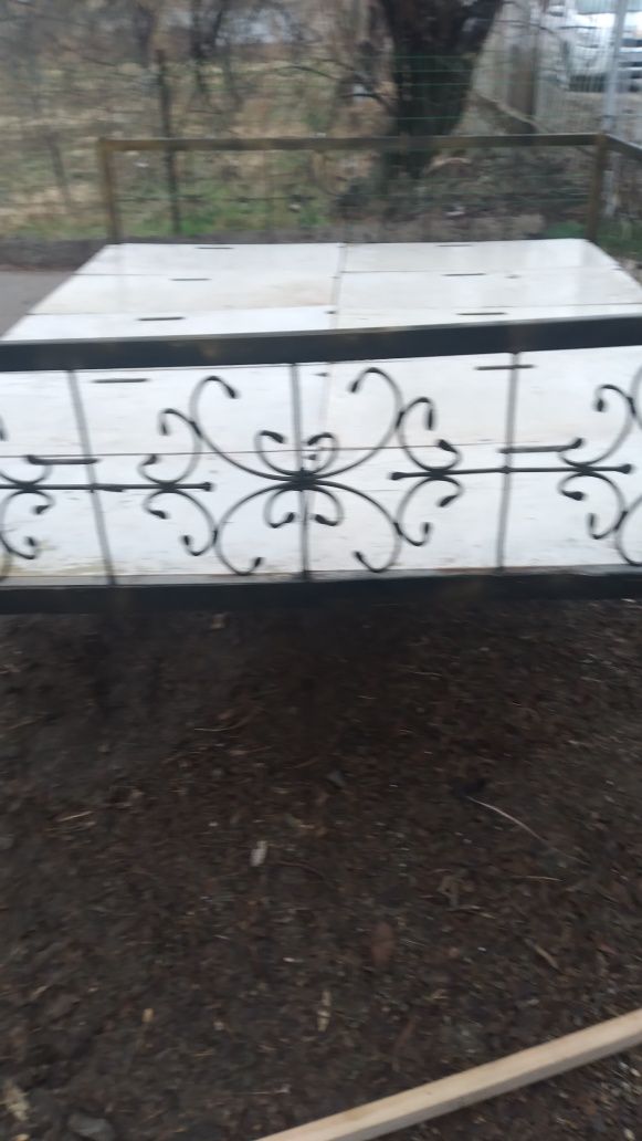 Продаётся тапчан.