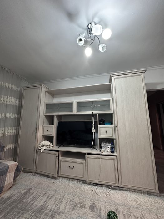 Продам стенку в хорошем состоянии! Покупали в F.С мебель!