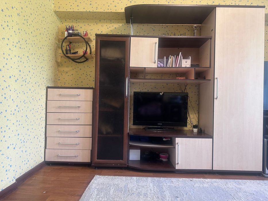 Стенка (шкаф) с тв зоной в хорошем состоянии