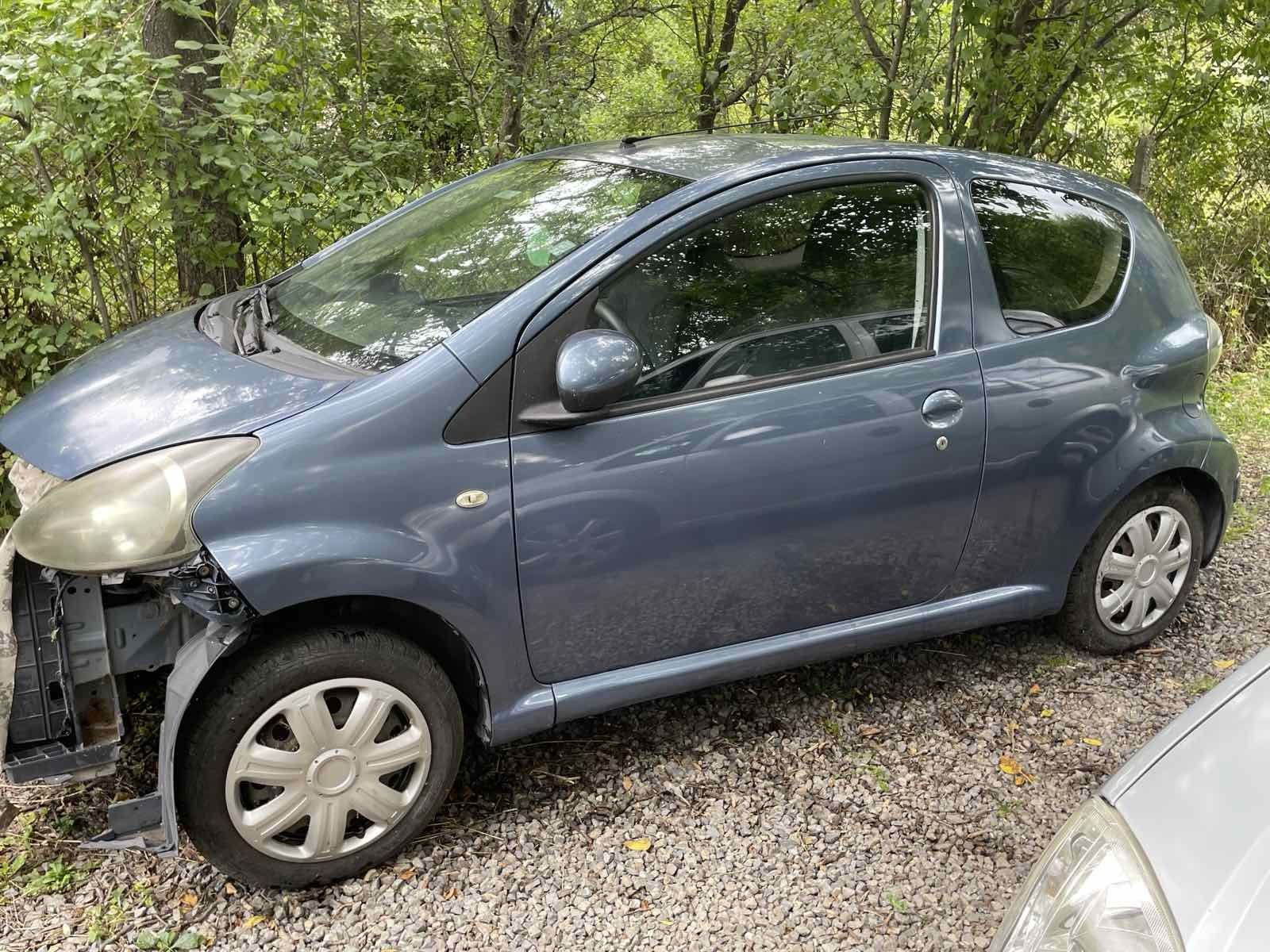 Продавам Toyota auris