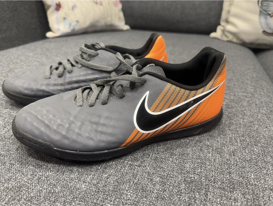 Футболни Стоножки номер: 38.5 / 24 см стелка