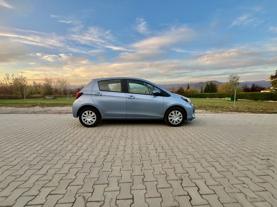 Toyota yaris 1.33 бензин 2016 г.