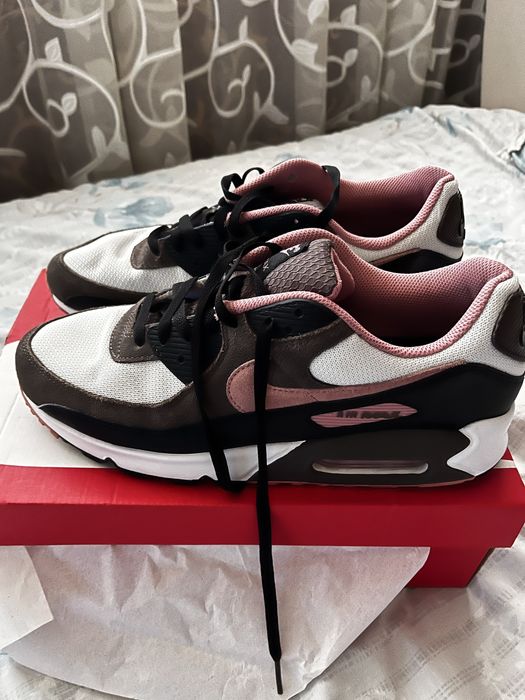 Nike Air Max 90 почти нови с дребна забележка