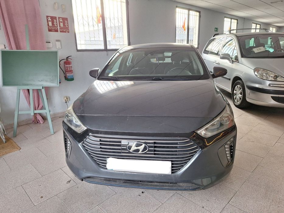 Firmă Autorizată Uber/Bolt ÎNCHIRIAZĂ-RĂMÂNERE