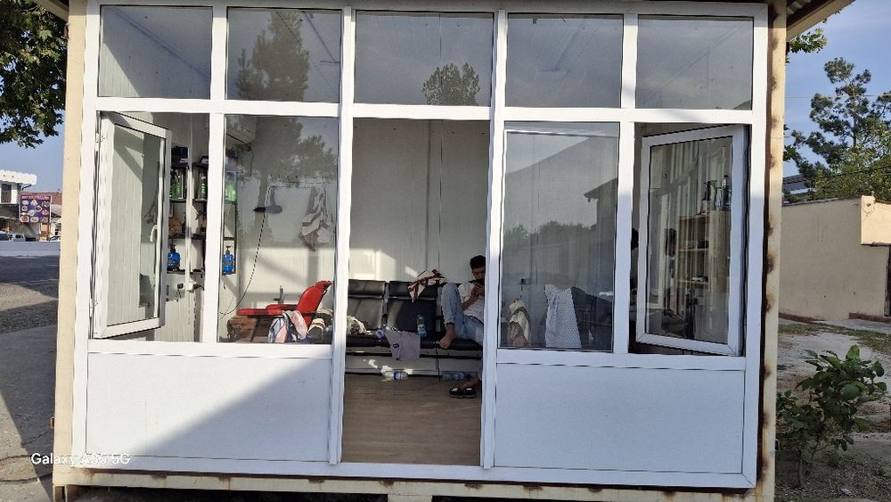 Kuchma butka sotiladi razmeri 3x4 metr  senvich paneldan yasalgan.