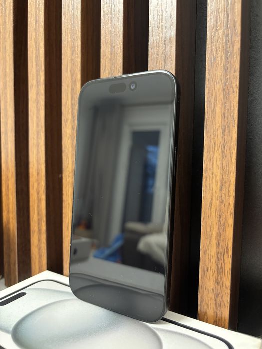 Iphone 15 black titanium