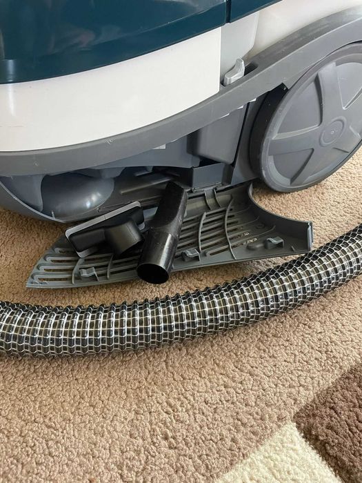 Aspirator cu spalare Bosch BWD41720