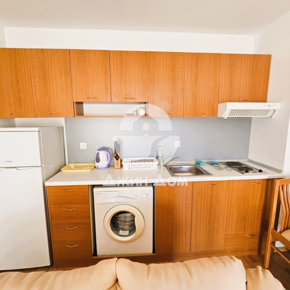 Продава се Двустаен апартамент в к.к. Слънчев бряг - 62 кв.м за 1081 €/кв.м - Снимка #2