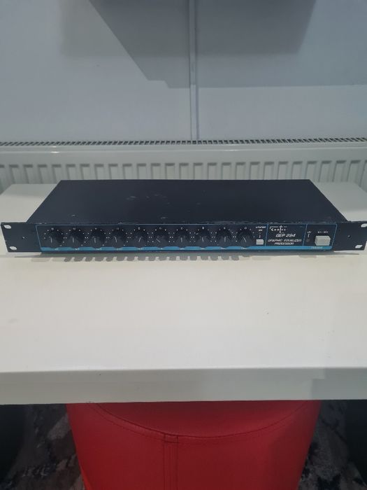 Egalizator audio rack 1U