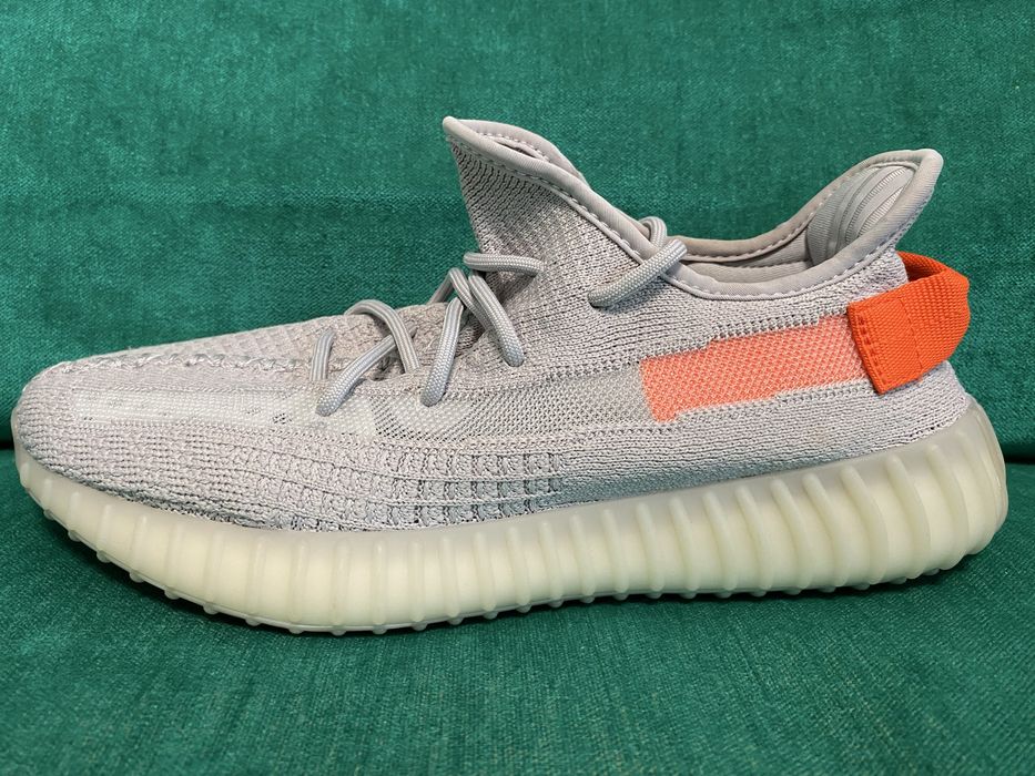 Adidas Yeezy Boost 350 V2 Tail Light marimea 42