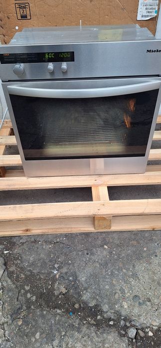 Фурна за вграждане Miele